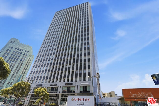 Building Photo - 3810 Wilshire Blvd Unit 1609