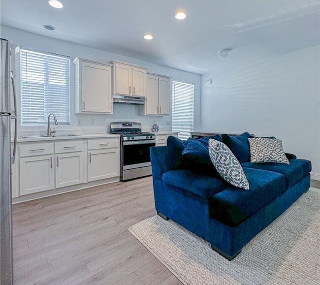 Building Photo - 22113 Grand Terrace Rd Rental