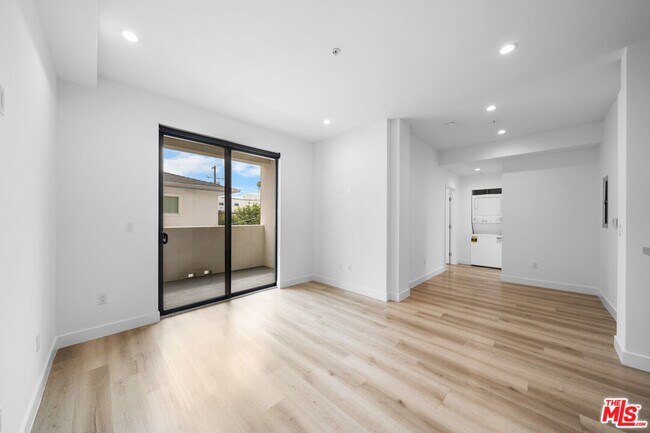 Photo - 5612 Lexington Ave Unit 204