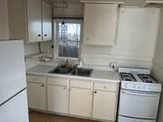 Kitchen - 10742 Palms Blvd