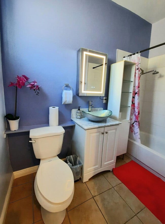 Building Photo - 1045 N Hazard Ave