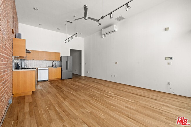 Photo - 8 Brooks Ave Unit 3