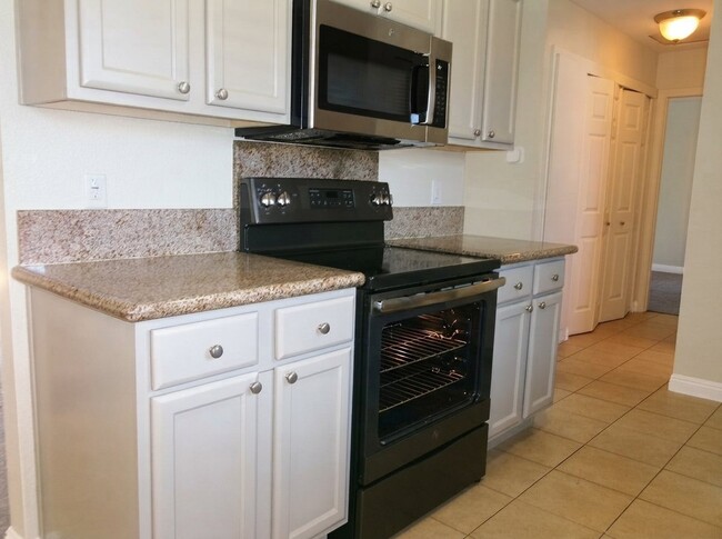 Building Photo - 1490 Naranca Ave Unit 5