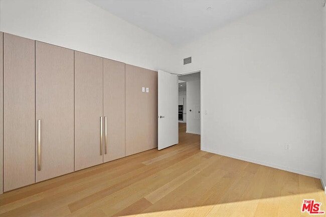 Photo - 877 Francisco St Unit 607