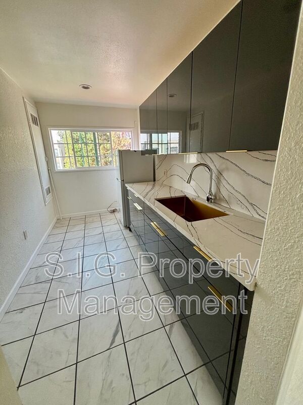Photo - 3819 Verdugo Rd House