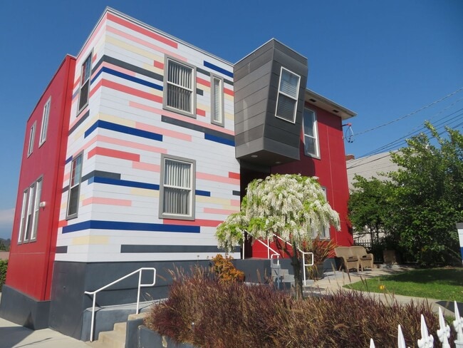 Building Photo - 141 W Ave 31 Unit 3