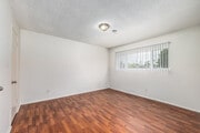 1BR, 1BA - 800SF - Bedroom - 4565 Oakwood Ave