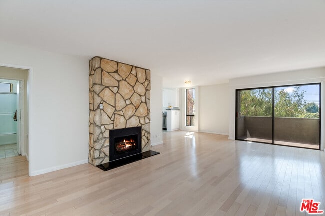 Photo - 16169 Sunset Blvd Unit 201