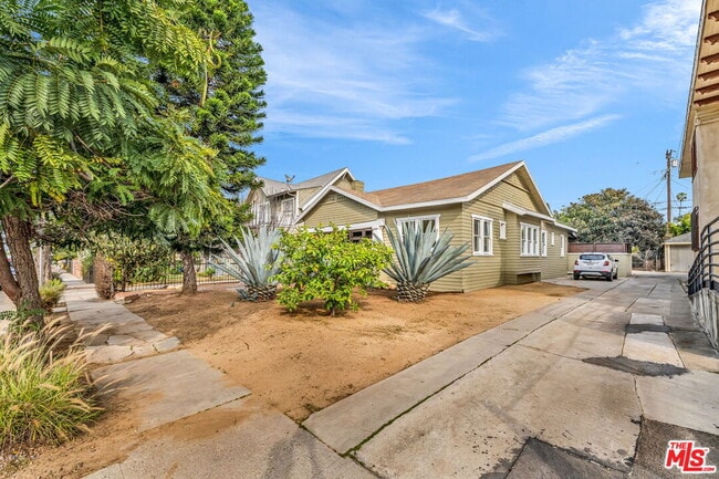 Photo - 2014 5th Ave