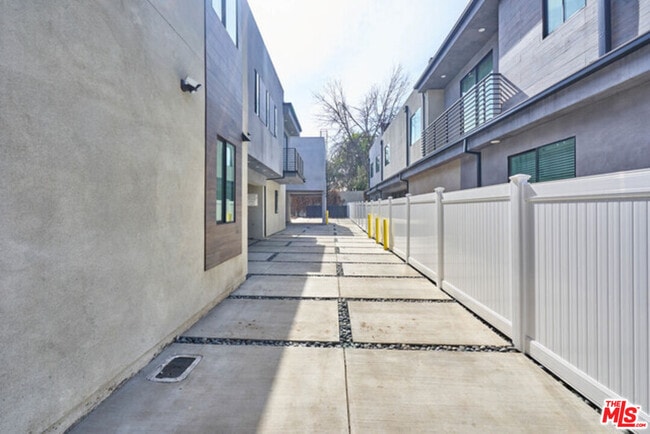 Photo - 13928 Bessemer St Unit 2