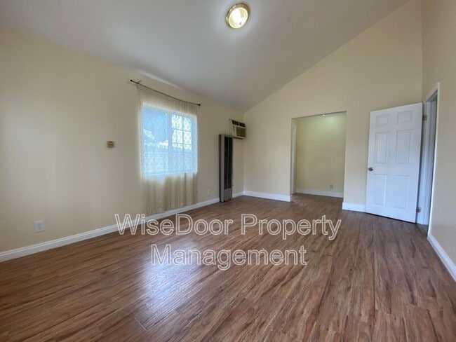 Photo - 123 Albert St