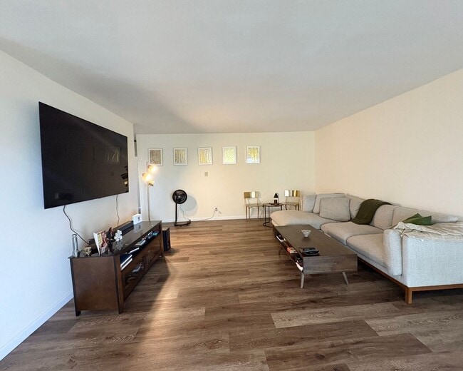 Photo - Ventura Living Made Easy – Updated 2 Bed Condo