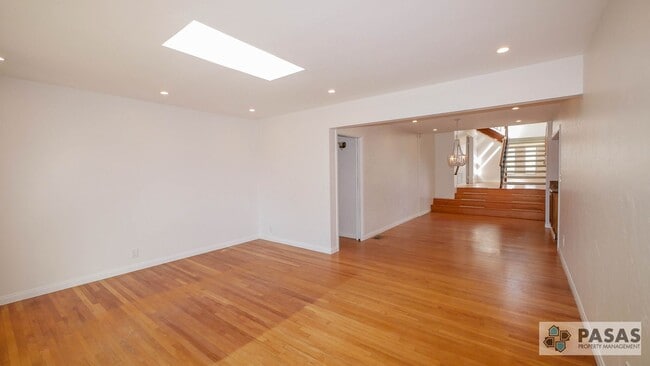 Photo - Downtown/Harbor Views!