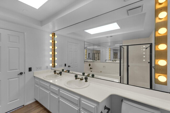Photo - 14 Presidio Pl