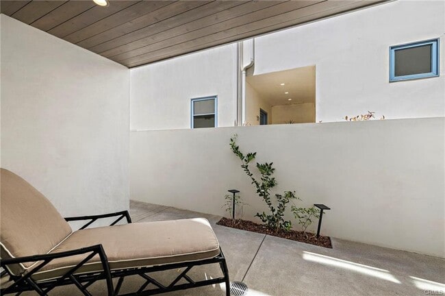 Photo - 509 Carnation Ave