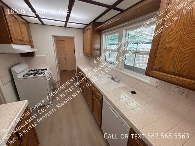 Photo - 18504 Alburtis Ave