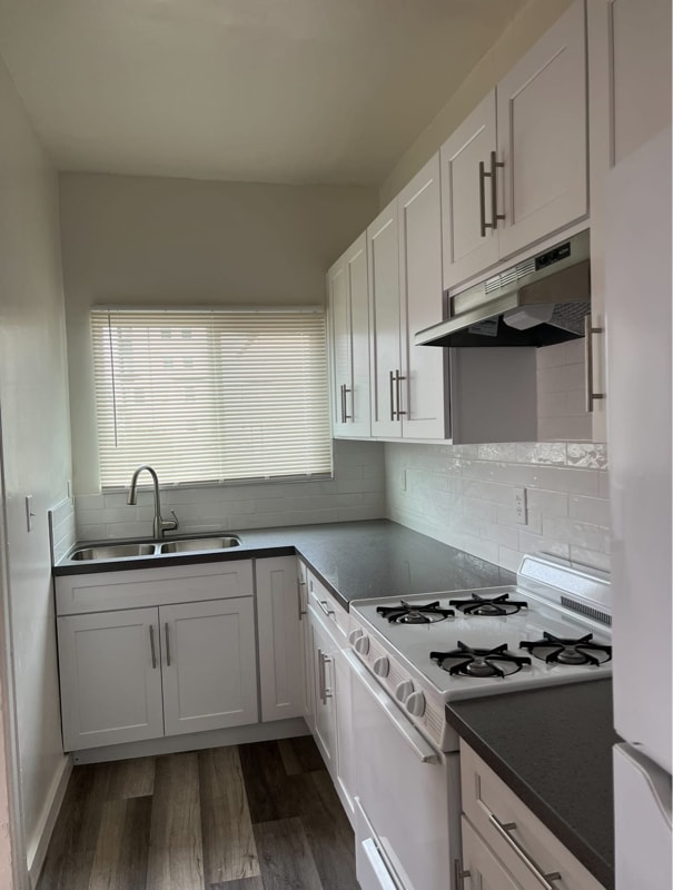 Photo - 904 S Catalina St