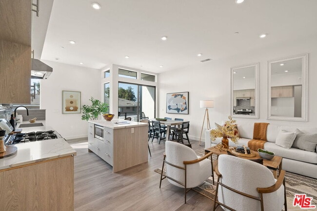 Photo - 1204 N Orange Grove Ave