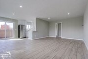 Photo - Remodeled 2Bdm 1Ba Duplex in the Heart of ... House