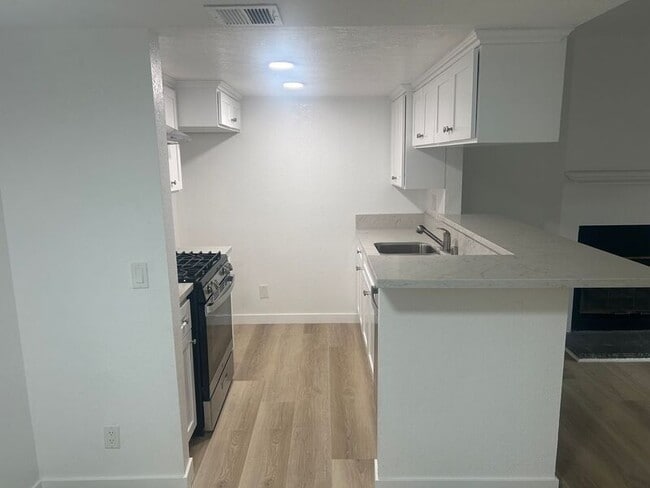 Photo - 8603 Fenwick St