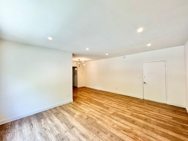 Building Photo - 1245 Magnolia Ave Unit 1 Rental
