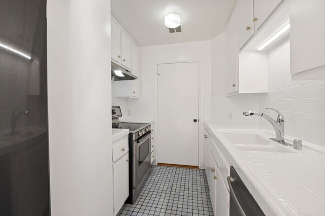 Photo - 10747 Wilshire Blvd Unit 701