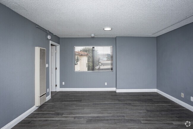 Studio - 360SF - Living Room/Dining Room - 555 W. 20th St.