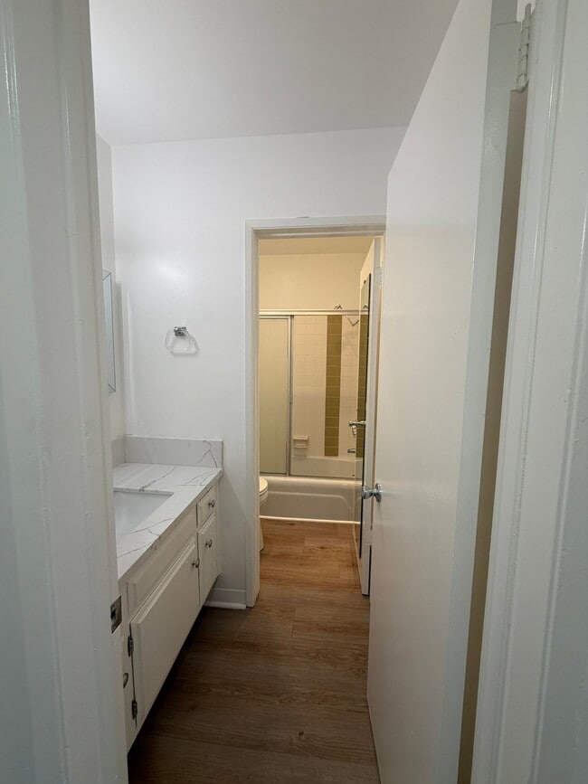 Photo - 1825 N Gramercy Pl Unit 311