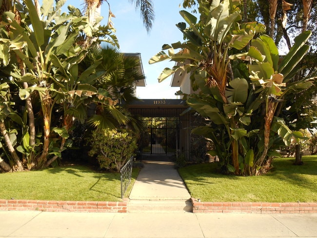Entry - 11933 W Magnolia Blvd