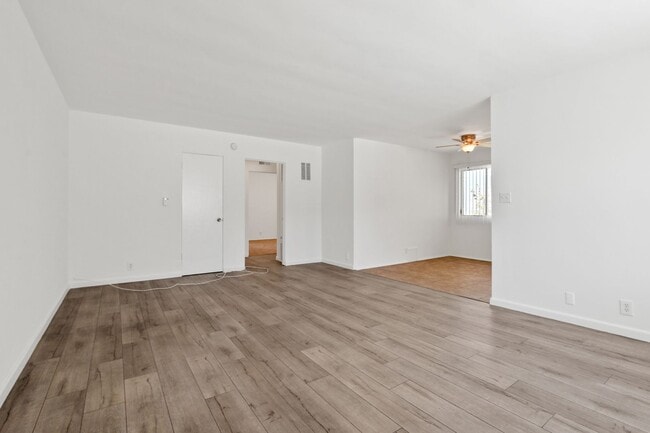 Photo - 744 S Windsor Blvd Unit 10