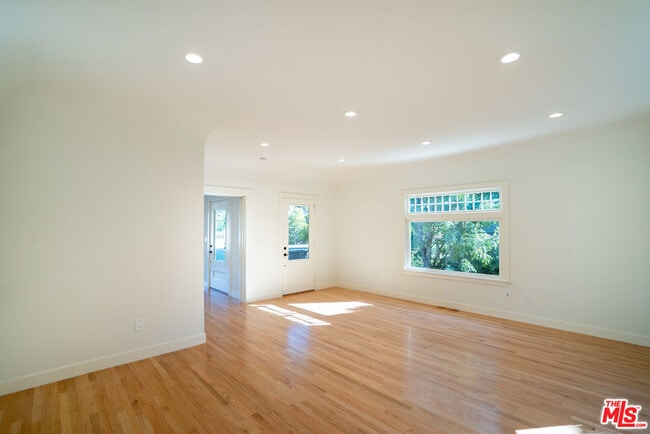 Photo - 802 E Kensington Rd