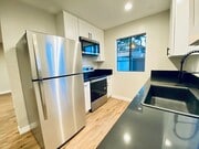 Photo - Beautifully remodeled spacious 1 Bedroom r... House