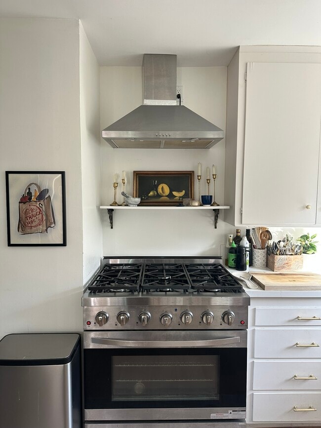 Photo - 3279 Glendon Ave