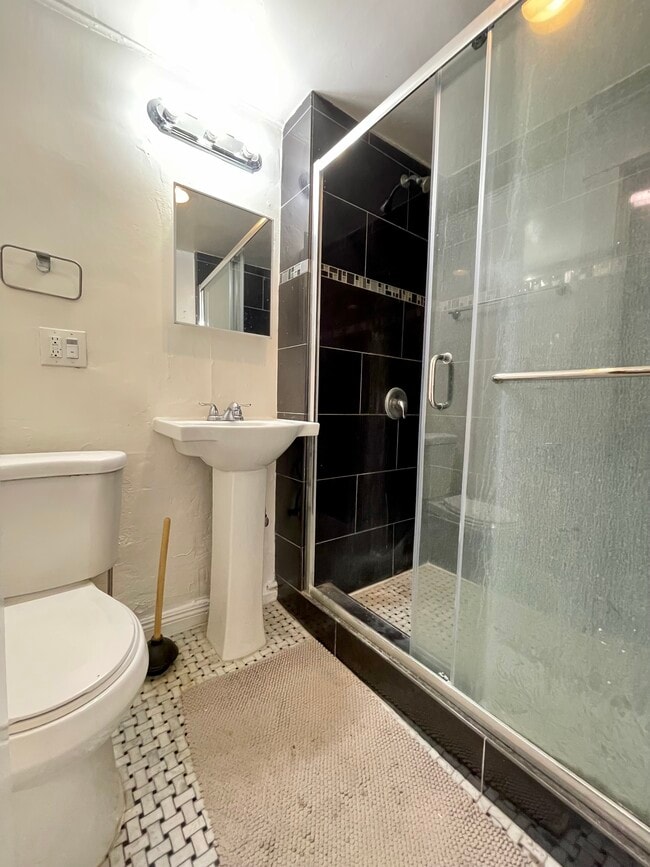 Photo - 15 Paloma Ave