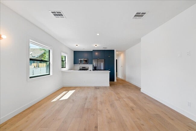 Building Photo - 3377 N Eagle Rock Blvd
