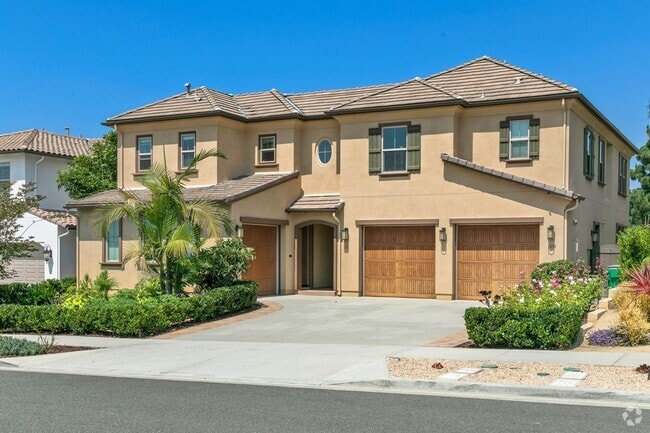 Building Photo - Spacious Home in Great Olde Carlsbad Locat...