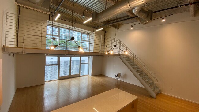 Photo - 1130 S FLOWER St Unit 405