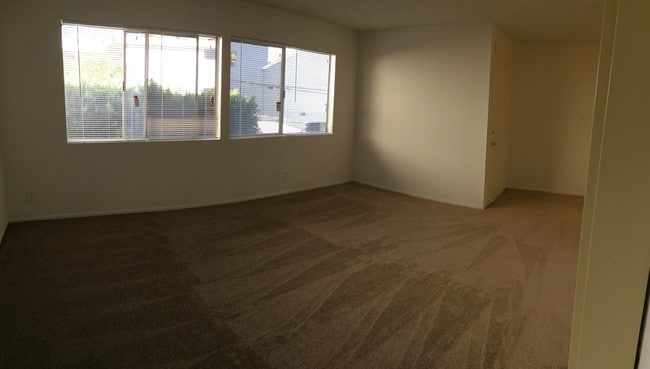 Living Room, New Carpet,Screens,Blinds. - 10516 Eastborne Ave Unit 6B