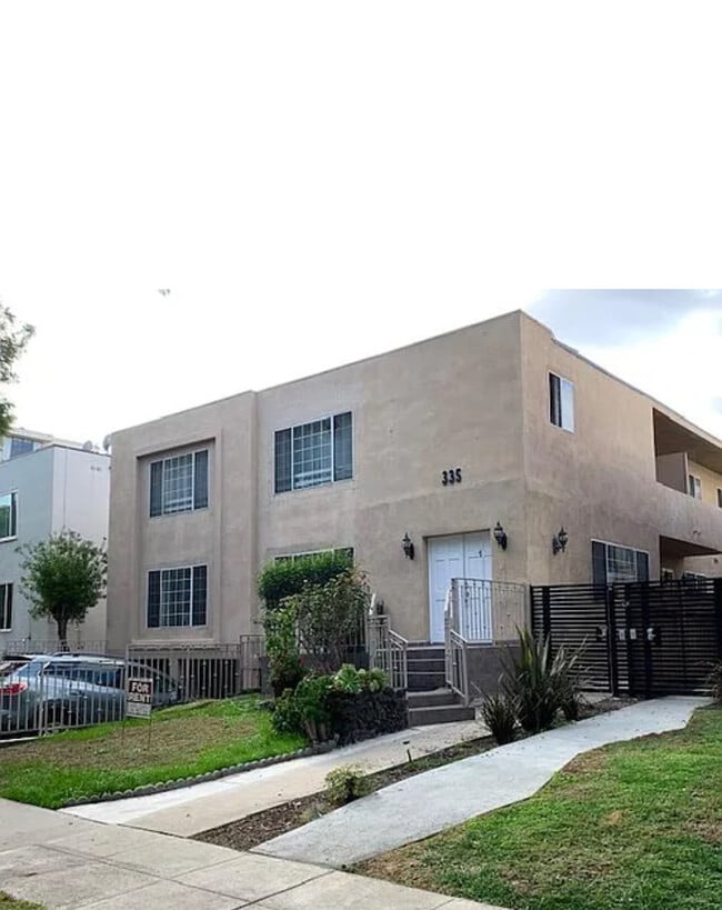 Building Photo - 335 N Oakhurst Dr Unit 4