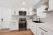 Kitchen - 528 Sunrise St House Unit B