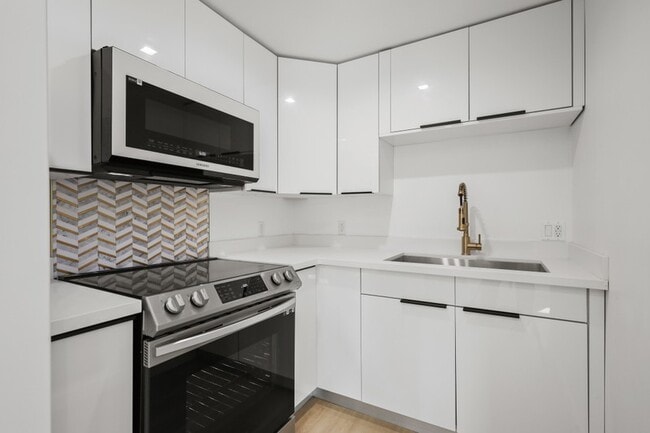 Photo - 1139 Bellevue Ave Unit 6