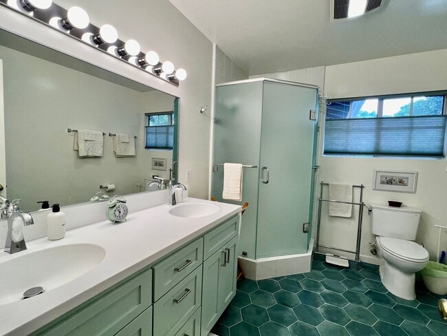 Photo - Beautifully Furnishee 2 bedroom, 2 bathroom Home