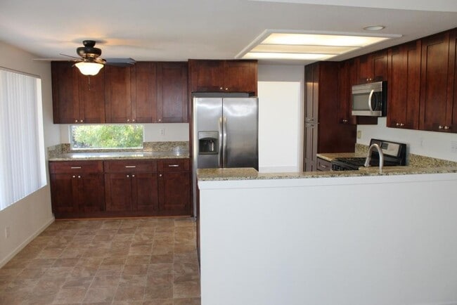 Photo - 4Bed/3Bath with 1 bed and bath downstairs & bonus room~ Avenida Andante