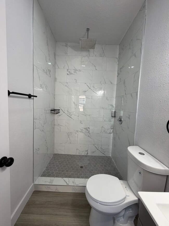 Photo - 1044 W 42nd Pl Unit 1044 1/2