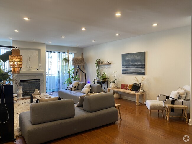 Building Photo - 910 S Bedford St Unit 104 Rental