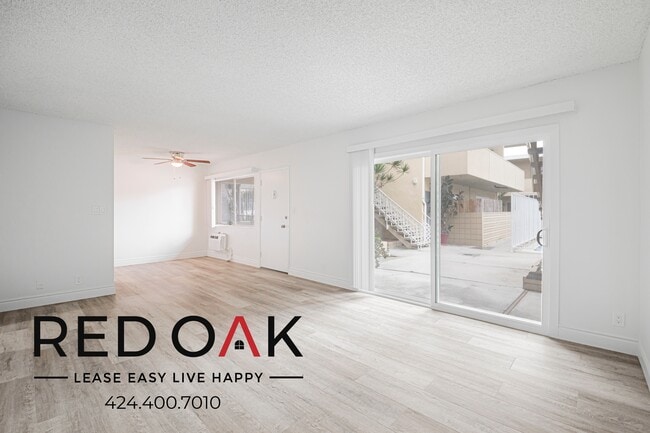 Building Photo - 2050 Rodney Dr Unit 7