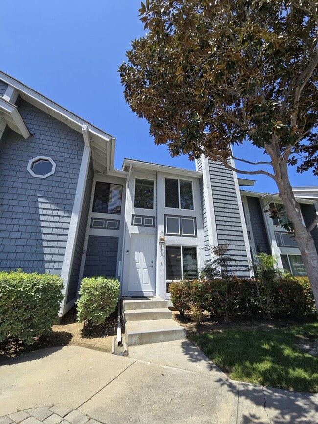 Coastal Living: 2-Bed, 1.5-Bath Townhome w... - Coastal Living: 2-Bed, 1.5-Bath Townhome w...