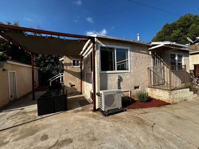 Building Photo - 1 Bedroom 1 Bath Remodeled House for Rent ...