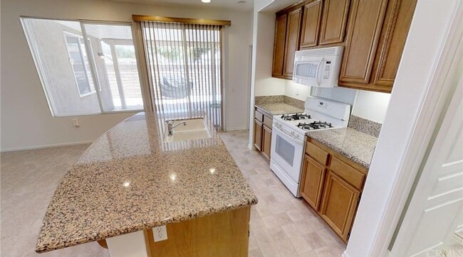 Photo - Wonderful 55+ 3 Bedroom 2 Bathroom In "Four Seasons" Of Hemet!