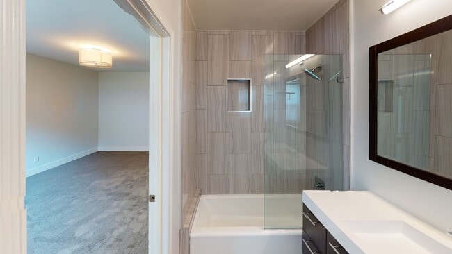 Photo - BWD - Bronwood Apartments